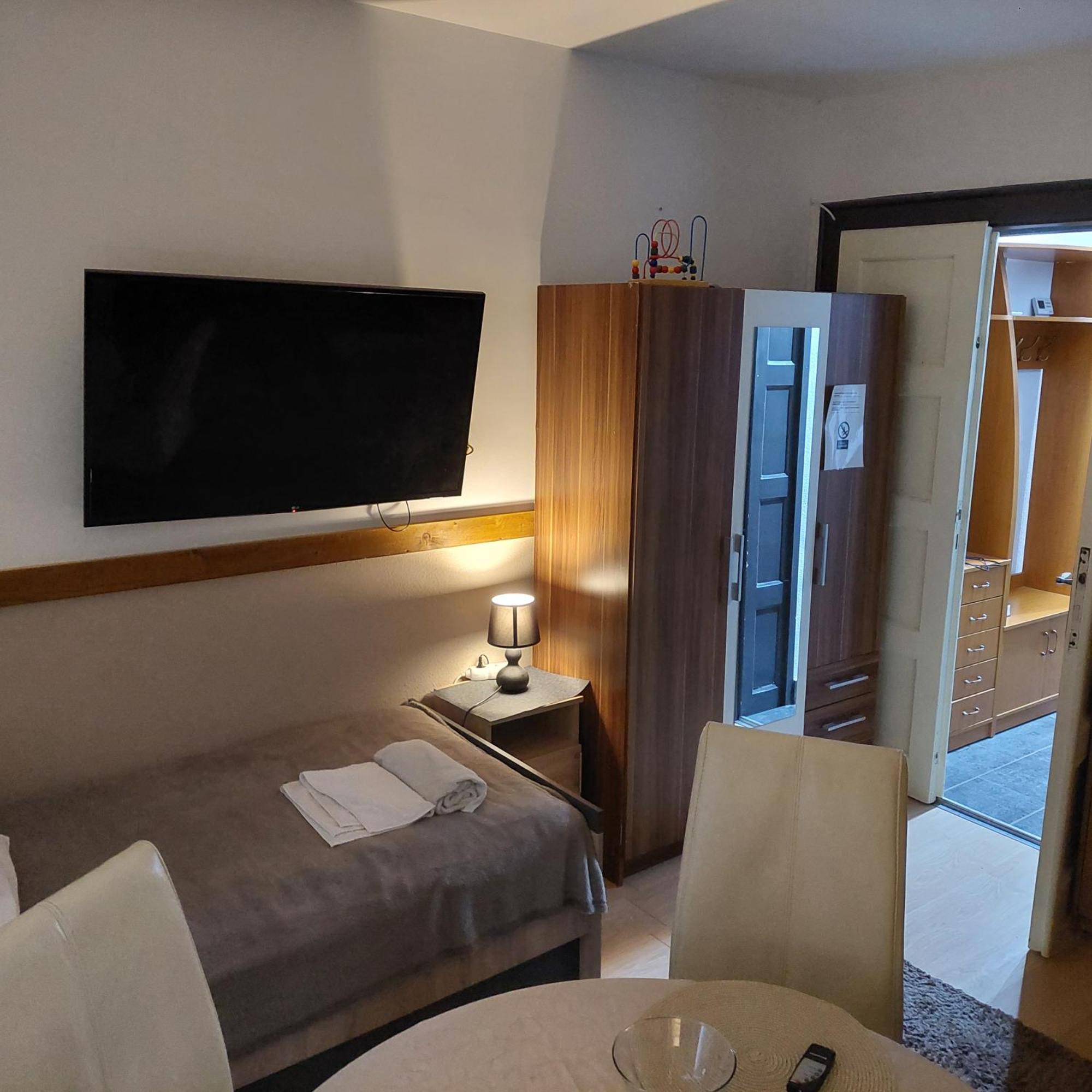 Ujszeged Apartman Oda fotoğraf